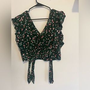 Floral print cropped woven top